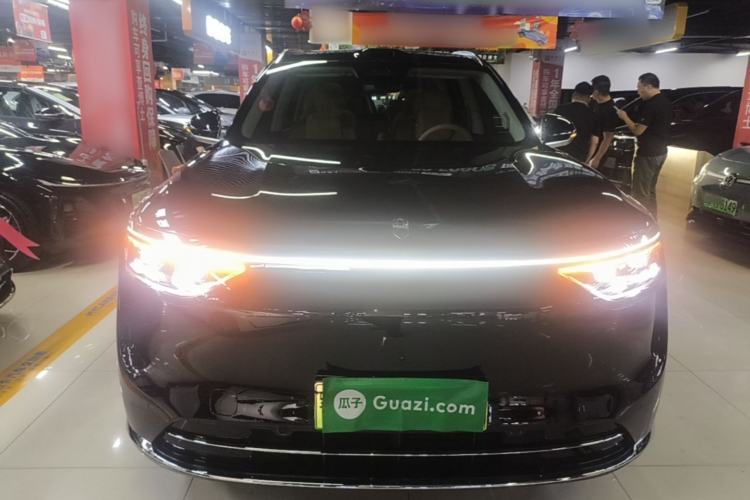 Used Hima AITO M8 2025 Extended-Range Max+ Version 53.4 kWh 6-Seater Edition Front