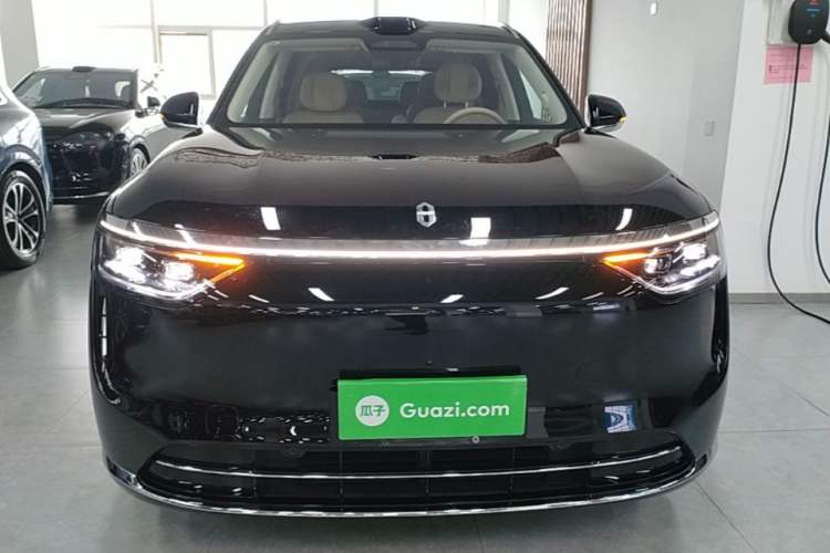 Used Hima AITO M8 2025 Extended-Range Ultra Version 53.4 kWh 6-Seater Edition Front