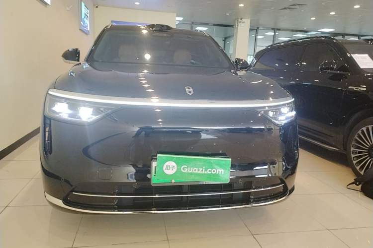 Used Hima AITO M8 2025 Extended-Range Ultra Version 53.4 kWh 6-Seater Edition Front