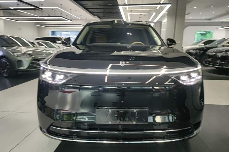 Used Hima AITO M8 2025 Extended-Range Max+ Version 53.4 kWh 5-Seater Edition Front