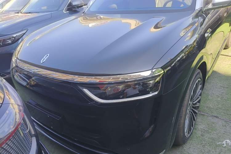 Used Hima AITO M8 2025 Extended-Range Ultra Version 53.4 kWh 5-Seater Edition Front