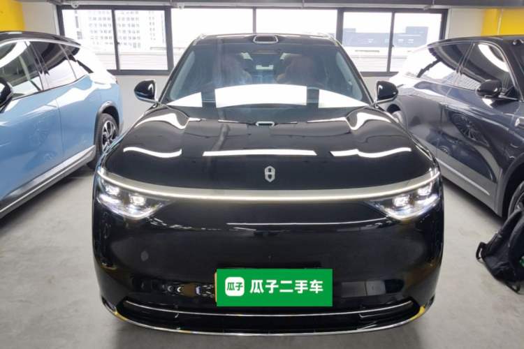 Used Hima AITO M8 2025 Extended-Range Max+ Version 53.4 kWh 6-Seater Edition Front