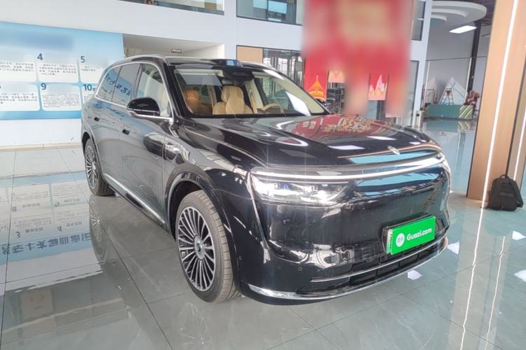 Used Hima AITO M8 2025 Extended-Range Ultra Version 53.4 kWh 6-Seater Edition Front Right 45 Deg