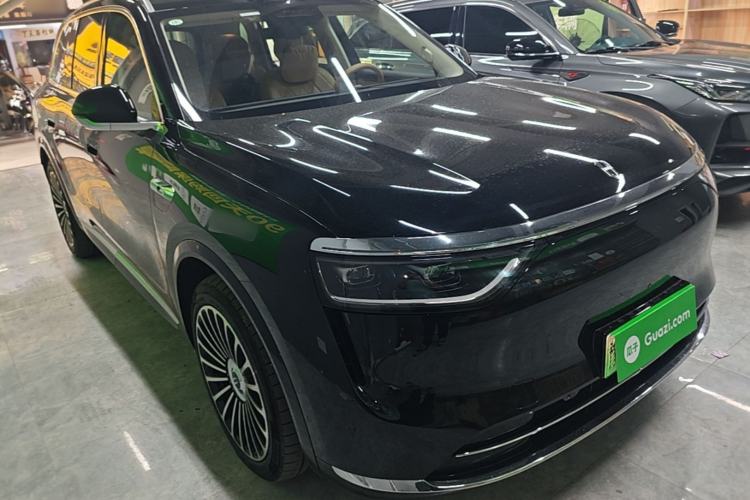 Used Hima AITO M8 2025 Extended-Range Ultra Version 53.4 kWh 6-Seater Edition Front Right 45 Deg