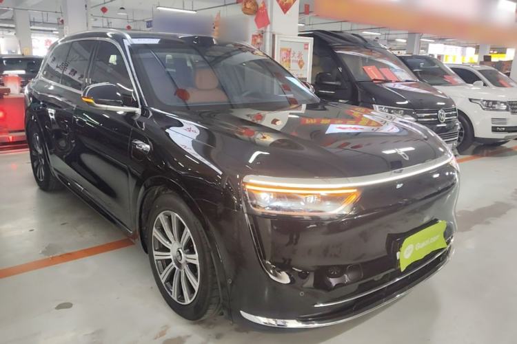 Used Hima AITO M8 2025 Extended-Range Max+ Version 53.4 kWh 5-Seater Edition Front Right 45 Deg