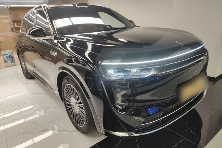 Used Hima AITO M8 2025 Extended-Range Max+ Version 53.4 kWh 5-Seater Edition Front Right 45 Deg