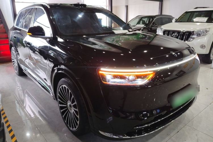 Used Hima AITO M8 2025 Extended-Range Max+ Version 53.4 kWh 6-Seater Edition Front Right 45 Deg