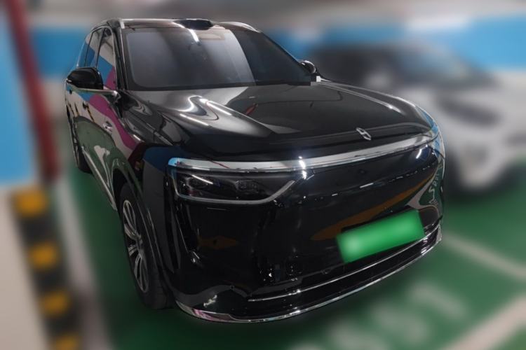 Used Hima AITO M8 2025 Extended-Range Max+ Version 53.4 kWh 5-Seater Edition Front Right 45 Deg