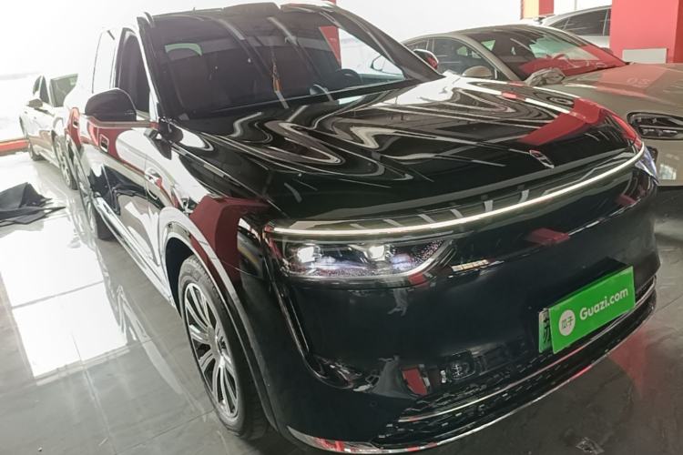 Used Hima AITO M8 2025 Extended-Range Max+ Version 53.4 kWh 6-Seater Edition Front Right 45 Deg