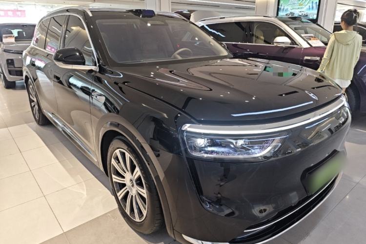 Used Hima AITO M8 2025 Extended-Range Max+ Version 53.4 kWh 5-Seater Edition Front Right 45 Deg