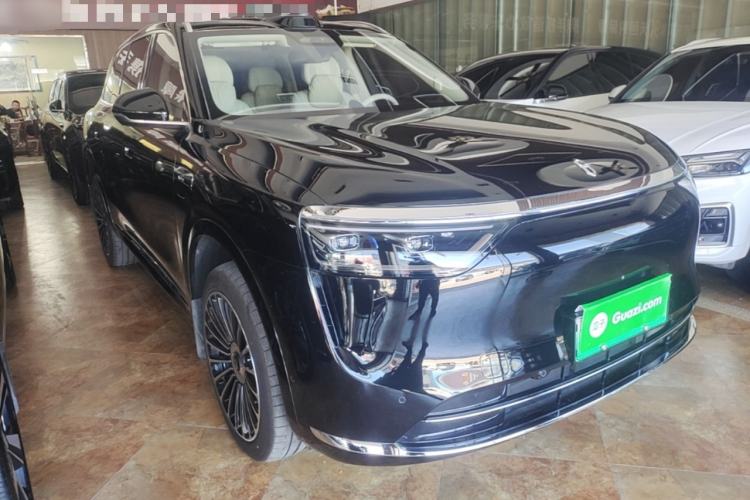 Used Hima AITO M8 2025 Extended-Range Ultra Version 53.4 kWh 6-Seater Edition Front Right 45 Deg