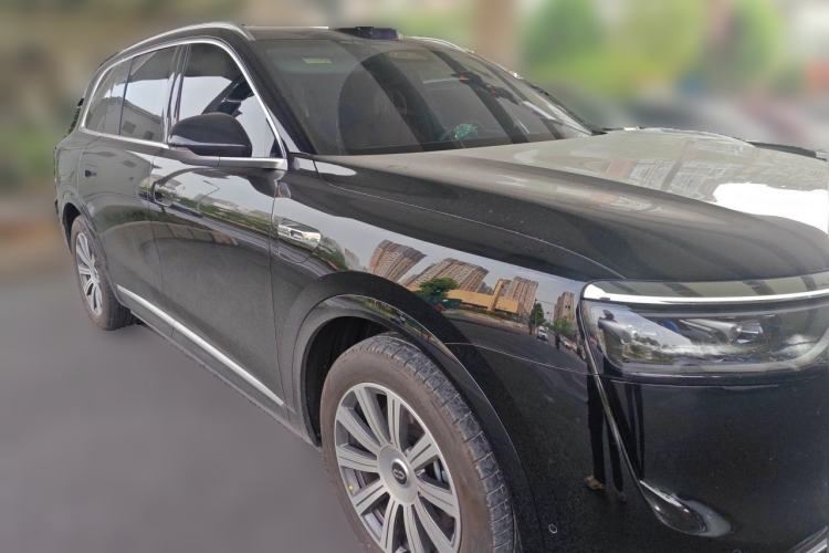 Used Hima AITO M8 2025 Extended-Range Max+ Version 53.4 kWh 6-Seater Edition Front Right 45 Deg