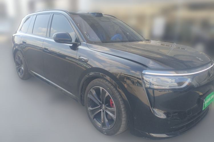 Used Hima AITO M8 2025 Extended-Range Ultra Version 53.4 kWh 5-Seater Edition Front Right 45 Deg