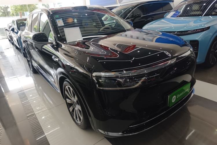 Used Hima AITO M8 2025 Extended-Range Max+ Version 53.4 kWh 6-Seater Edition Front Right 45 Deg