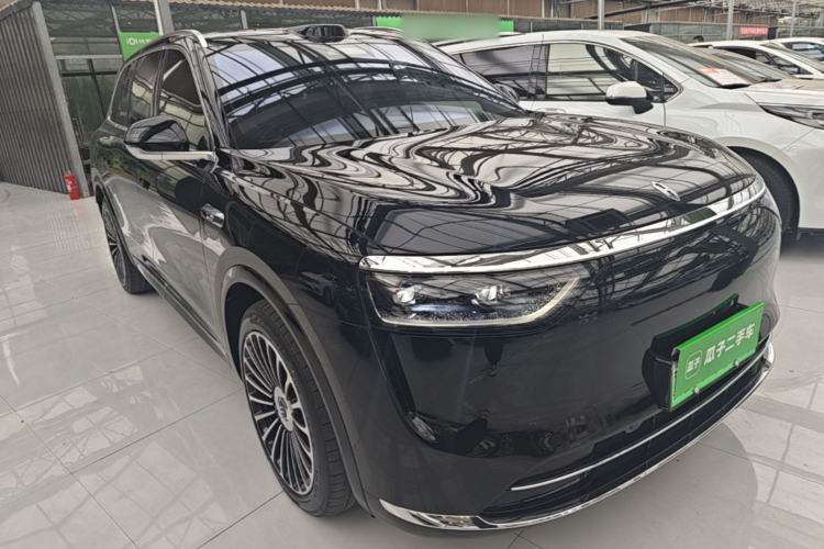 Used Hima AITO M8 2025 Extended-Range Max+ Version 53.4 kWh 5-Seater Edition Front Right 45 Deg