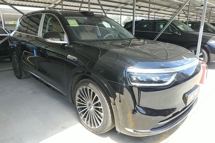 Used Hima AITO M8 2025 Extended-Range Ultra Version 53.4 kWh 6-Seater Edition Front Right 45 Deg