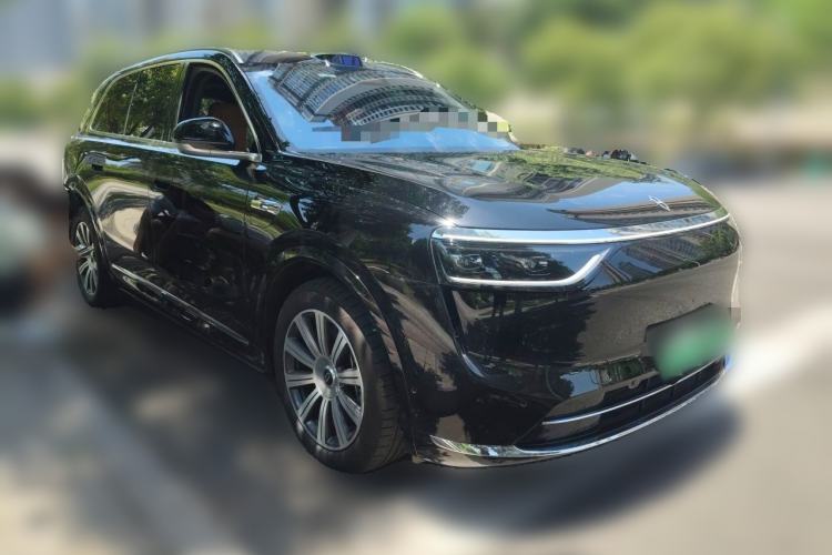 Used Hima AITO M8 2025 Extended-Range Max+ Version 53.4 kWh 5-Seater Edition Front Right 45 Deg