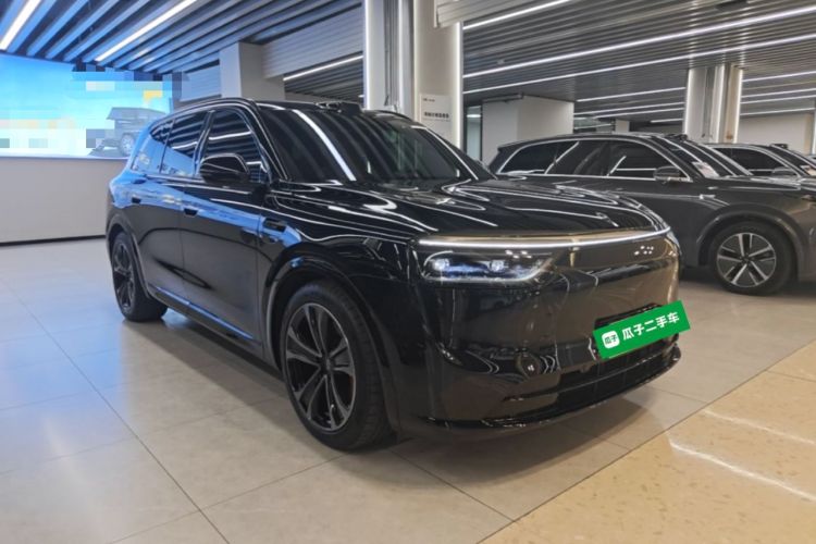Used Hima AITO M8 2025 Extended-Range Max+ Version 53.4 kWh 6-Seater Edition Front Right 45 Deg