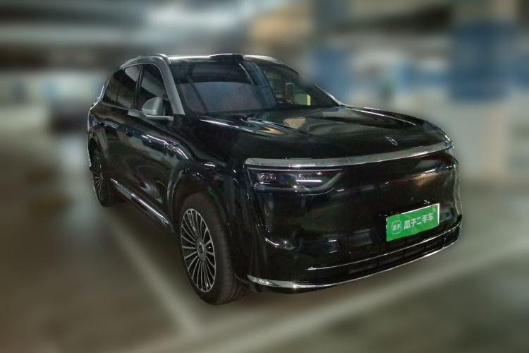 Used Hima AITO M8 2025 Extended-Range Max+ Version 53.4 kWh 6-Seater Edition Front Right 45 Deg