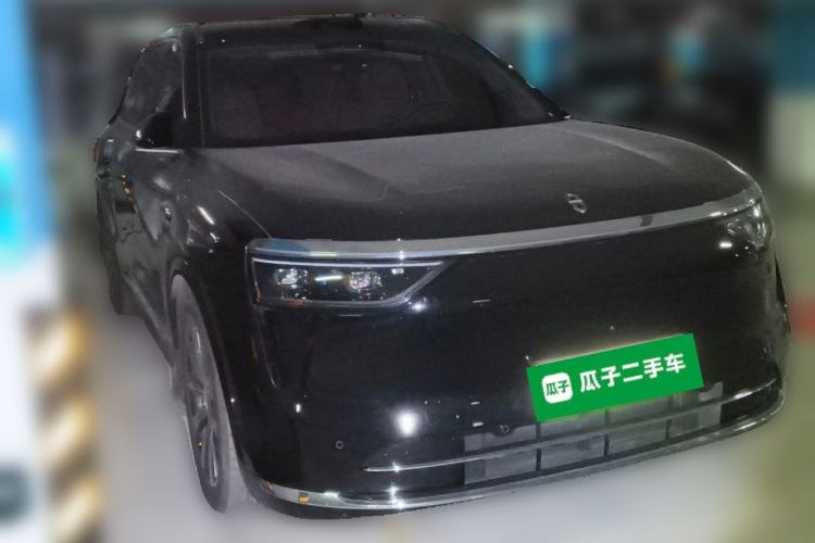 Used Hima AITO M8 2025 Extended-Range Max+ Version 53.4 kWh 6-Seater Edition Front Right 45 Deg