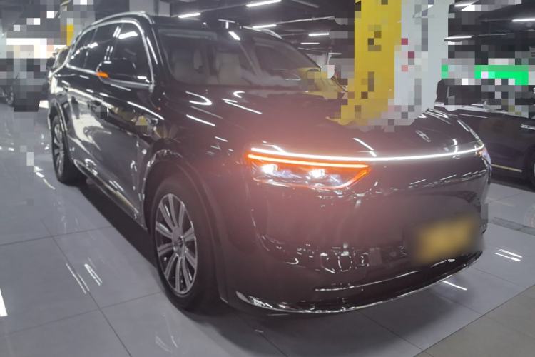 Used Hima AITO M8 2025 Extended-Range Max+ Version 53.4 kWh 5-Seater Edition Front Right 45 Deg