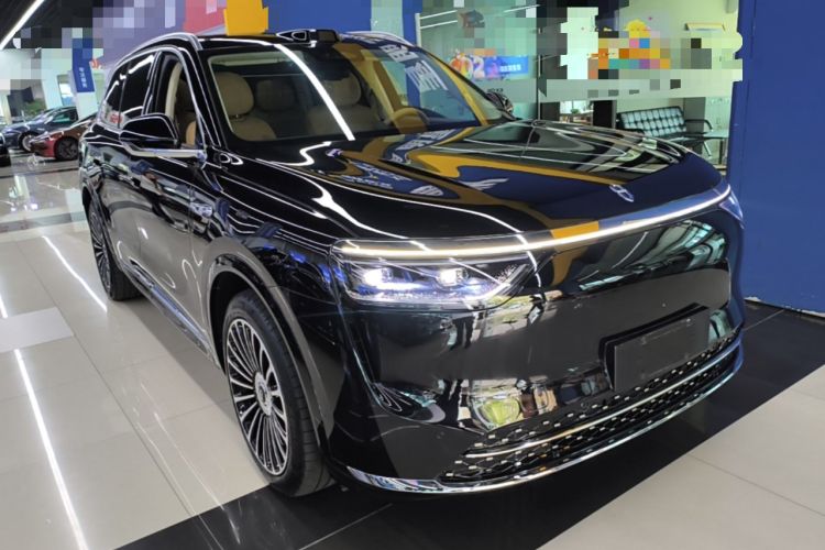 Used Hima AITO M8 2025 Extended-Range Ultra Version 53.4 kWh 6-Seater Edition Front Right 45 Deg