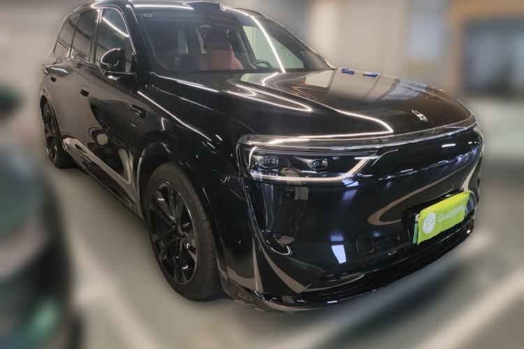 Used Hima AITO M8 2025 Extended-Range Ultra Version 53.4 kWh 5-Seater Edition Front Right 45 Deg