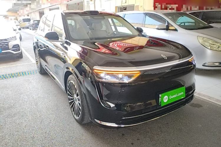 Used Hima AITO M8 2025 Extended-Range Max+ Version 53.4 kWh 6-Seater Edition Front Right 45 Deg