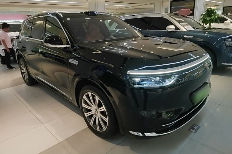 Used Hima AITO M8 2025 Extended-Range Max Version 37 kWh 6-Seater Front Right 45 Deg