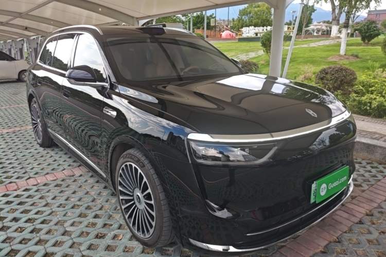 Used Hima AITO M8 2025 Extended-Range Ultra Version 53.4 kWh 6-Seater Edition Front Right 45 Deg