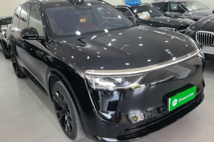 Used Hima AITO M8 2025 Extended-Range Ultra Version 53.4 kWh 5-Seater Edition Front Right 45 Deg