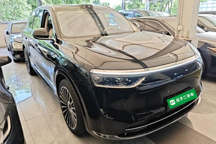 Used Hima AITO M8 2025 Model Range-Extender Max Edition 53.4 kWh, 5-seat version (896-line LiDAR) Front Right 45 Deg