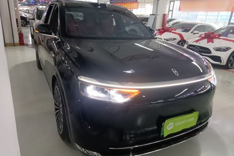 Used Hima AITO M8 2025 Extended-Range Max+ Version 53.4 kWh 5-Seater Edition Front Right 45 Deg