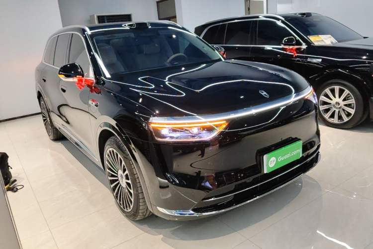 Used Hima AITO M8 2025 Extended-Range Max+ Version 53.4 kWh 5-Seater Edition Front Right 45 Deg