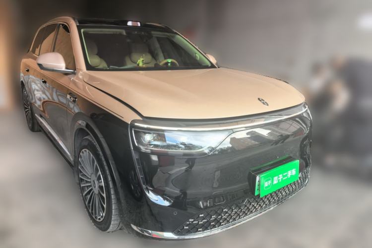 Used Hima AITO M8 2025 Extended-Range Ultra Version 53.4 kWh 6-Seater Edition Front Right 45 Deg