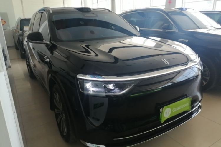Used Hima AITO M8 2025 Extended-Range Max+ Version 53.4 kWh 5-Seater Edition Front Right 45 Deg