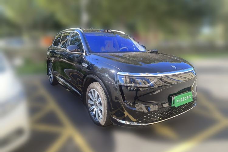 Used Hima AITO M8 2025 Extended-Range Max+ Version 53.4 kWh 5-Seater Edition Front Right 45 Deg