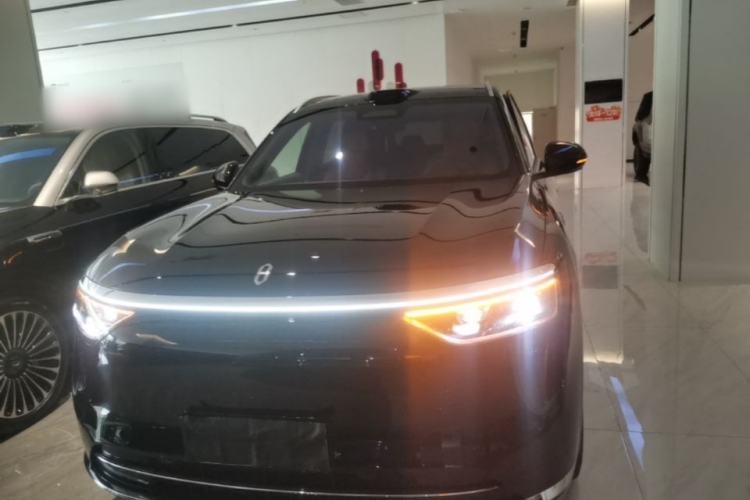 Used Hima AITO M8 2025 Extended-Range Ultra Version 53.4 kWh 6-Seater Edition Front