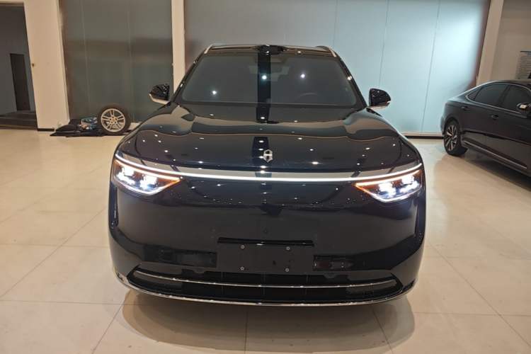 Used Hima AITO M8 2025 Extended-Range Max+ Version 53.4 kWh 6-Seater Edition Front