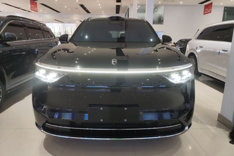 Used Hima AITO M8 2025 Extended-Range Max+ Version 53.4 kWh 6-Seater Edition Front