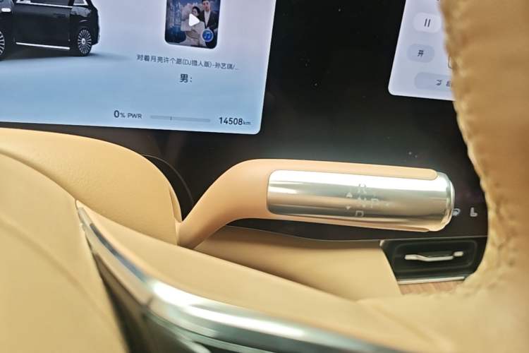 Used Hima AITO M8 2025 Extended-Range Ultra Version 53.4 kWh 6-Seater Edition Gear Lever