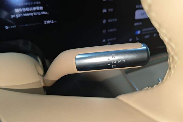 Used Hima AITO M8 2025 Extended-Range Ultra Version 53.4 kWh 6-Seater Edition Gear Lever