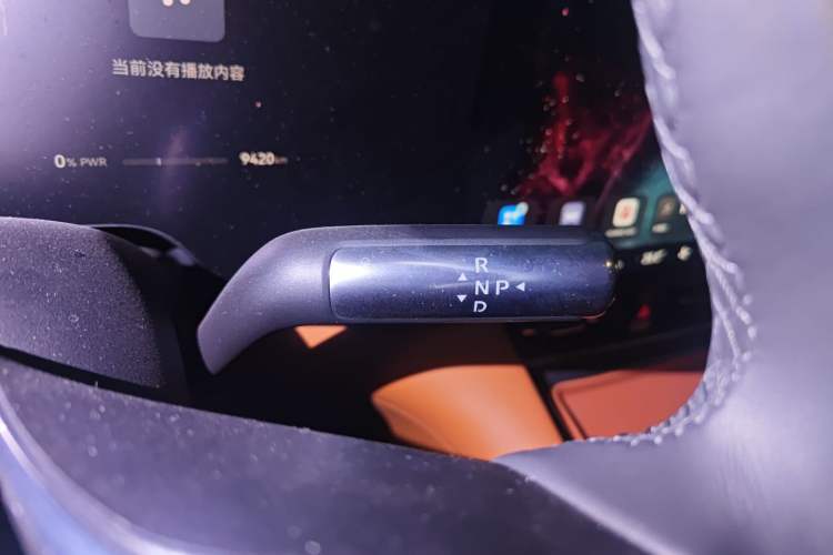 Used Hima AITO M8 2025 Extended-Range Max+ Version 53.4 kWh 5-Seater Edition Gear Lever