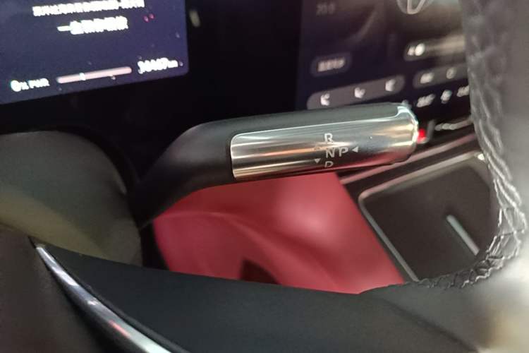 Used Hima AITO M8 2025 Extended-Range Max+ Version 53.4 kWh 6-Seater Edition Gear Lever