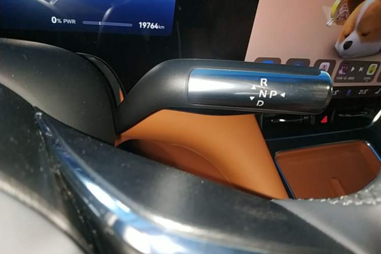 Used Hima AITO M8 2025 Extended-Range Max+ Version 53.4 kWh 6-Seater Edition Gear Lever