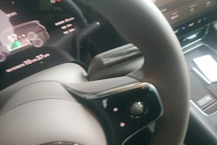 Used Hima AITO M8 2025 Model, Pure Electric Max+ Six-Seat Long-Range Version Gear Lever