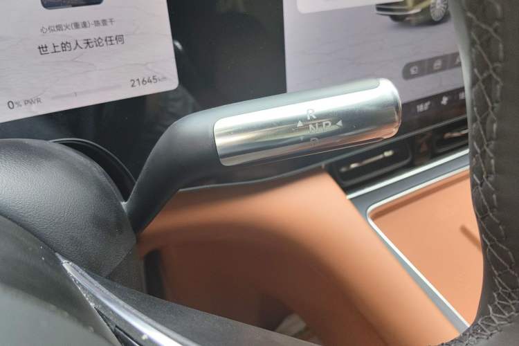 Used Hima AITO M8 2025 Extended-Range Ultra Version 53.4 kWh 6-Seater Edition Gear Lever