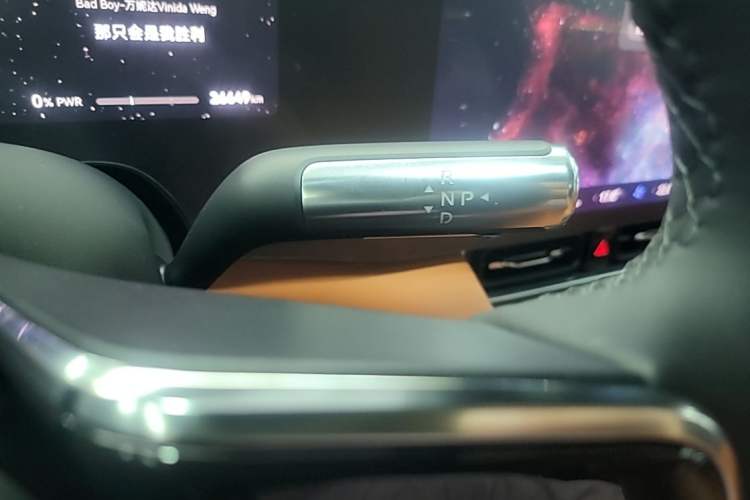 Used Hima AITO M8 2025 Extended-Range Max+ Version 53.4 kWh 5-Seater Edition Gear Lever