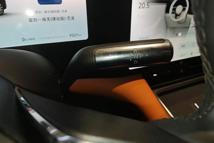Used Hima AITO M8 2025 Extended-Range Max Version 37 kWh 6-Seater Gear Lever
