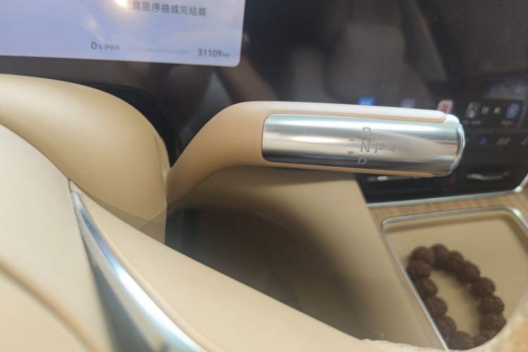 Used Hima AITO M8 2025 Extended-Range Max+ Version 53.4 kWh 6-Seater Edition Gear Lever